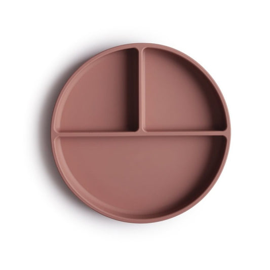 prato em silicone com divisórias e ventosa na cor cloudy mauve da marca mushie