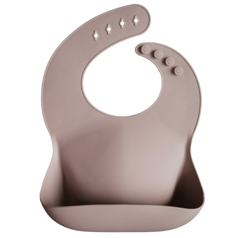 babete para bebés e crianças em silicone com bolsa colectora na cor warm taupe da marca mushie