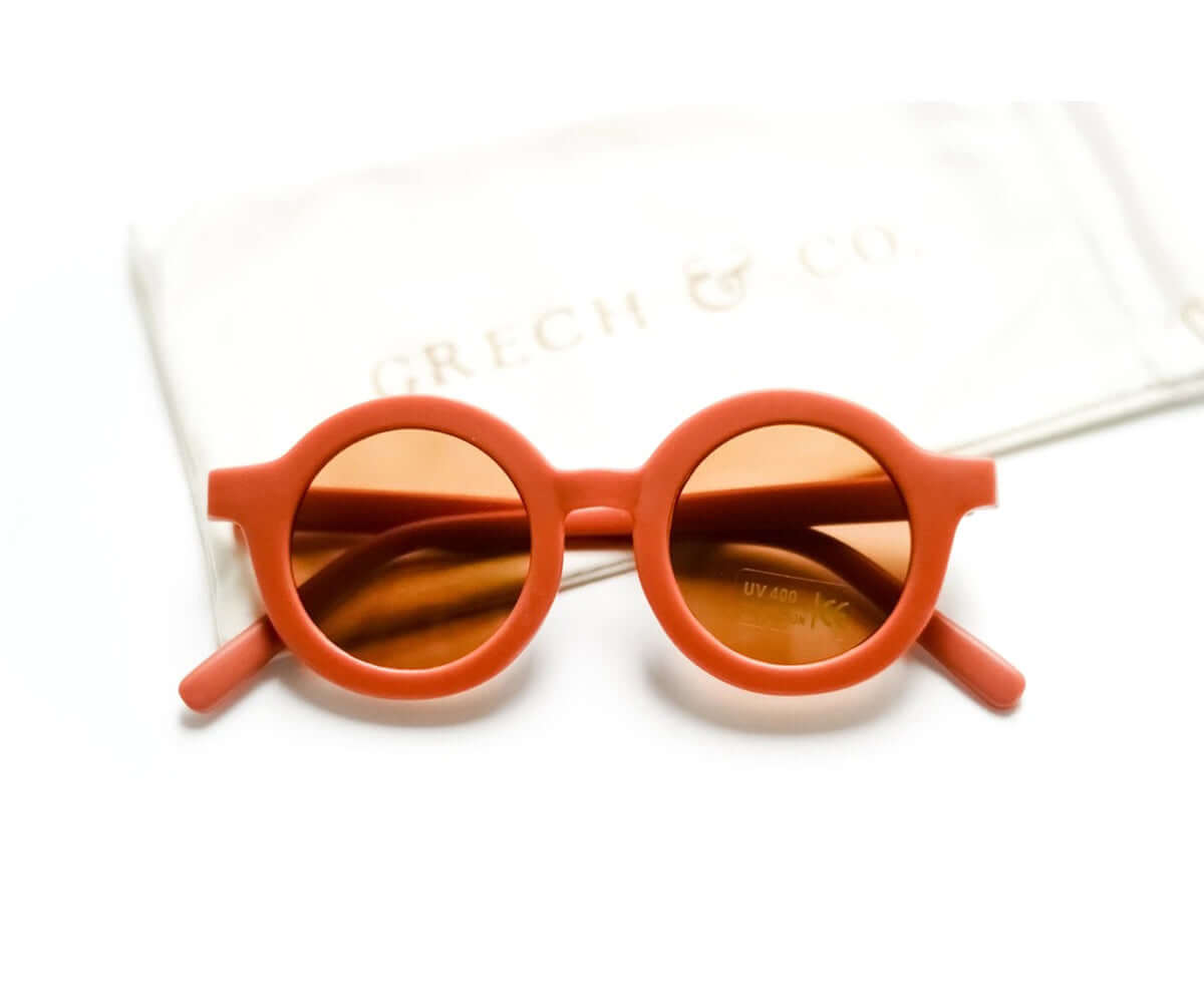 Óculos de Sol para bebés e crianças no modelo Sunnies na cor Rust da marca Grech & Co